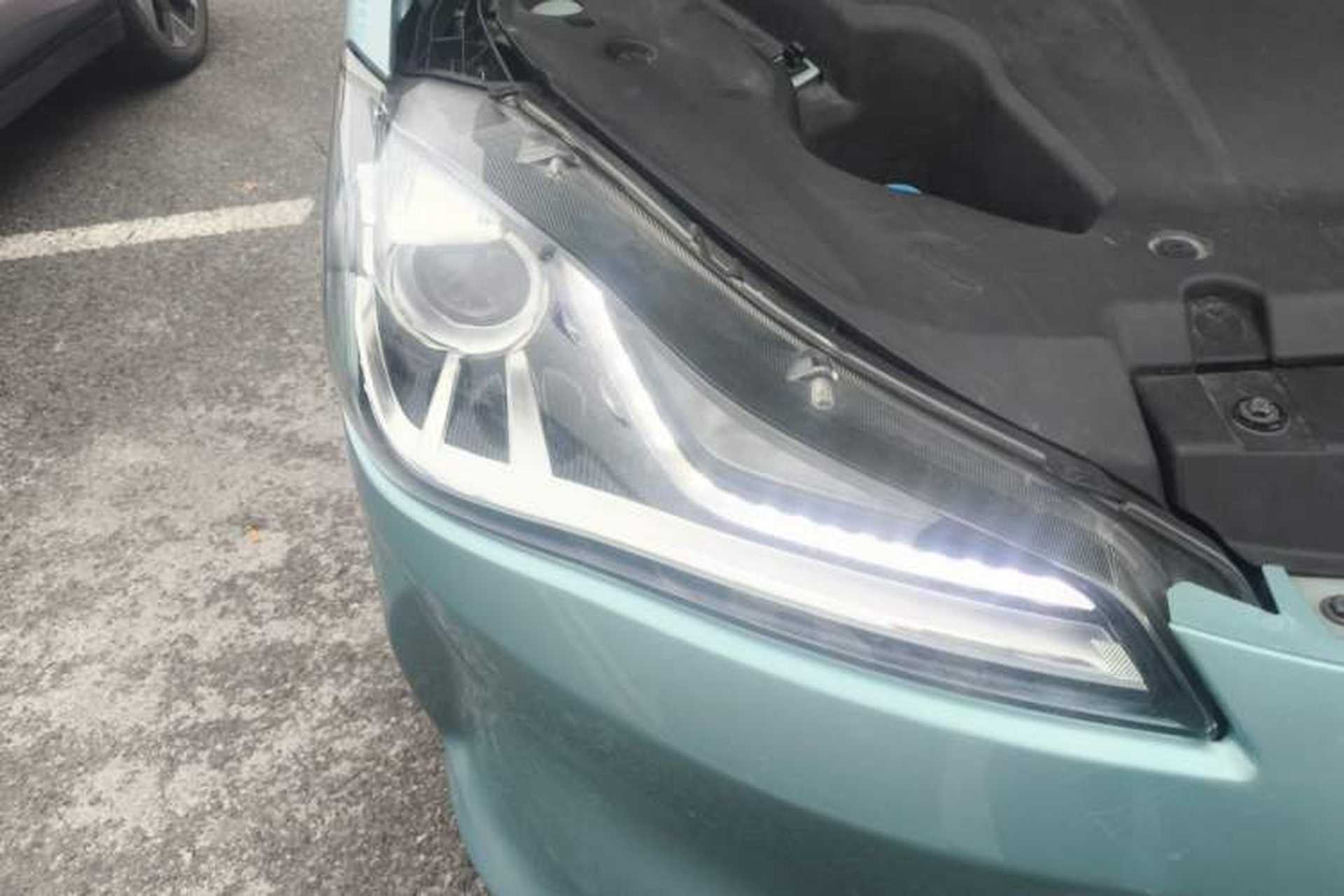 Used NETA V 2021 Long-Range Entertainment Edition Right Front Headlight