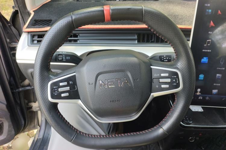 Used NETA V 2021 Long-Range Entertainment Edition Upgrade Model Steering Wheel