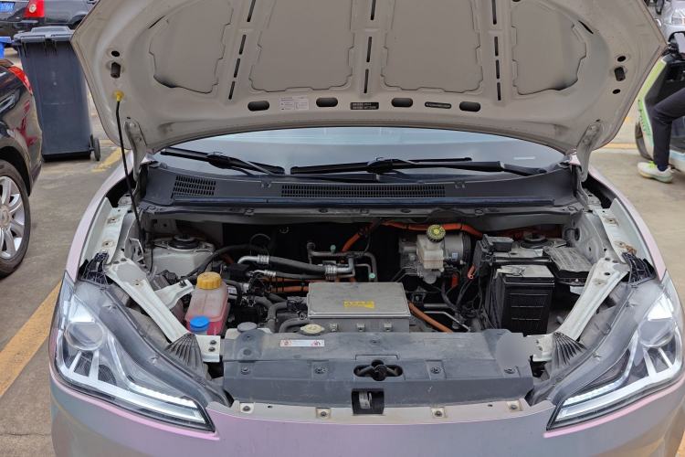 Used NETA V 2021 Long-Range Entertainment Edition Upgrade Model Engine Bay