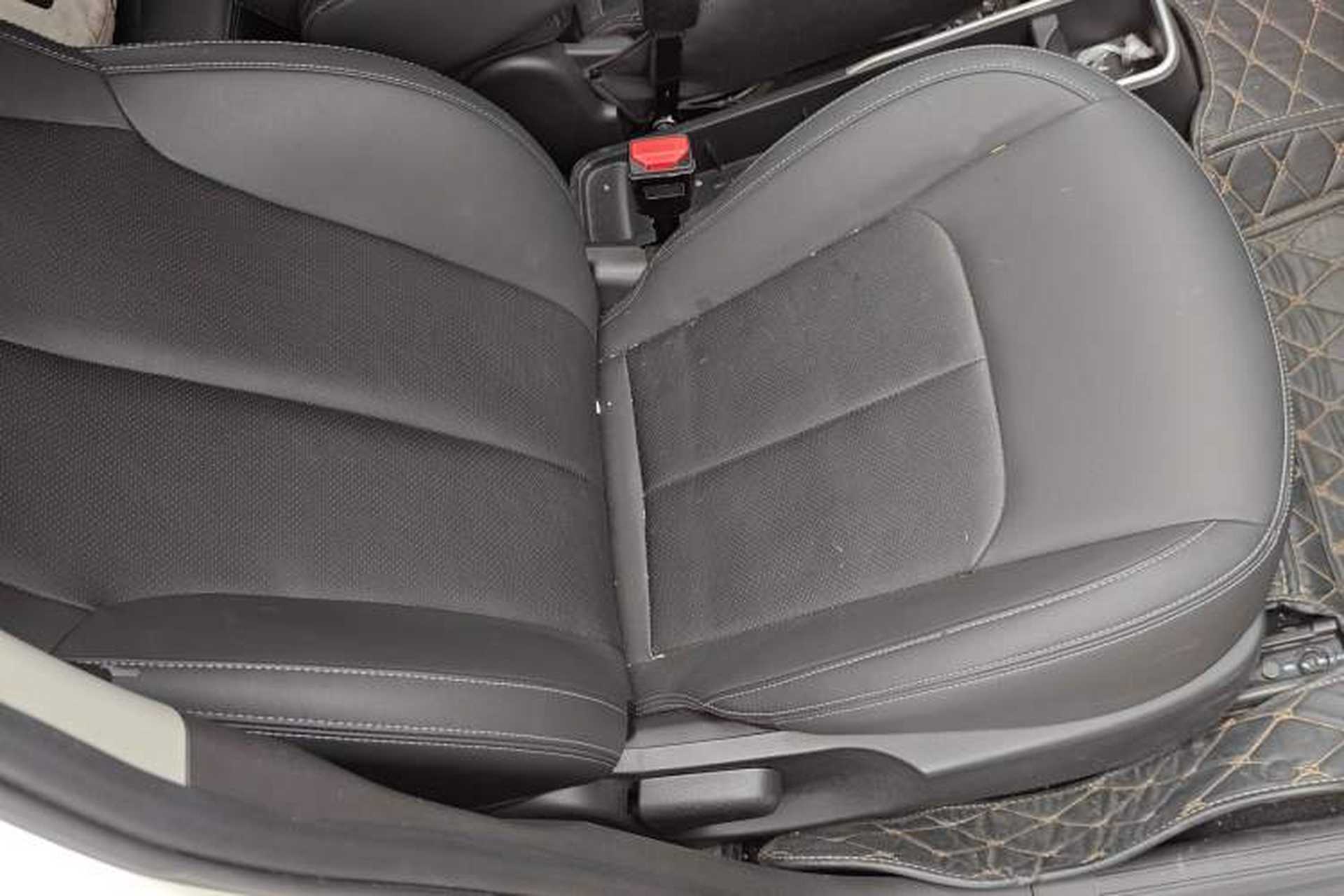 Used NETA V 2021 Long-Range Entertainment Edition Upgrade Model Right Front Seat