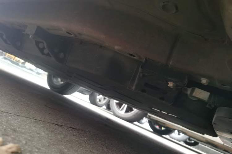 Used NETA V 2021 Long-Range Entertainment Edition Upgrade Model Chassis Front Right