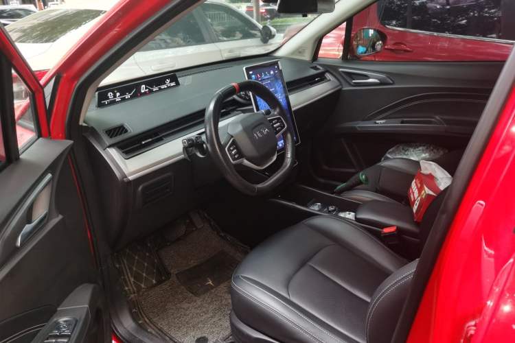 Used NETA V 2021 Long-Range Entertainment Edition Upgrade Model Driver Seat