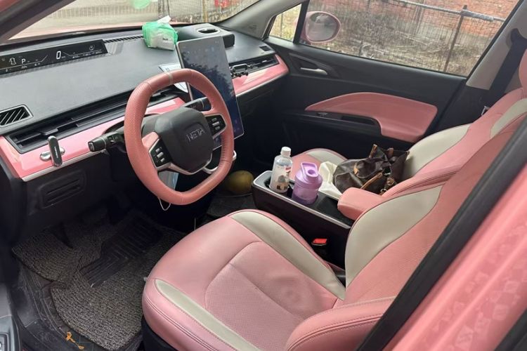 Used NETA V 2021 Witch Edition Interior 1