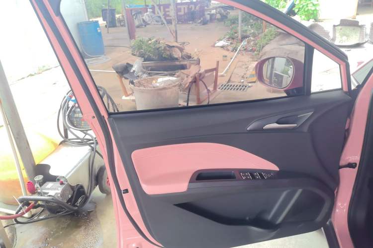 Used NETA V 2021 Witch Edition Interior 7