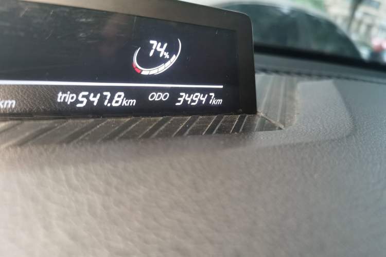Used NETA V 2021 Long-Range Entertainment Edition Upgrade Model Odometer Close Up