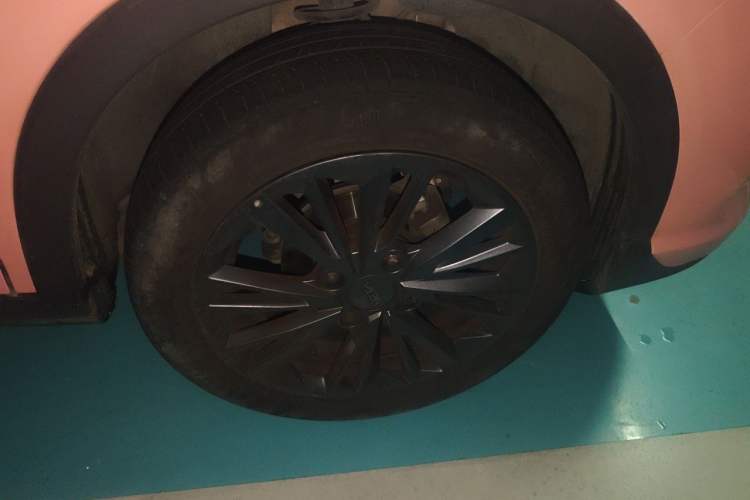 Used NETA V 2021 Witch Edition Right Front Wheel Hub