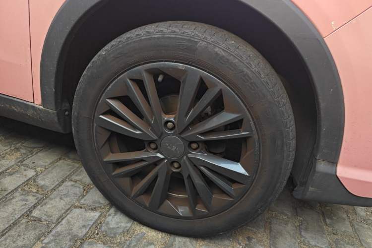 Used NETA V 2021 Witch Edition Right Front Wheel Hub