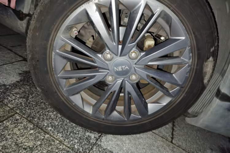Used NETA V 2021 Witch Edition Right Front Wheel Hub