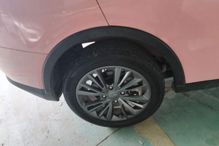 Used NETA V 2021 Long-Range Smart Edition Upgrade Model Right Rear Wheel Hub