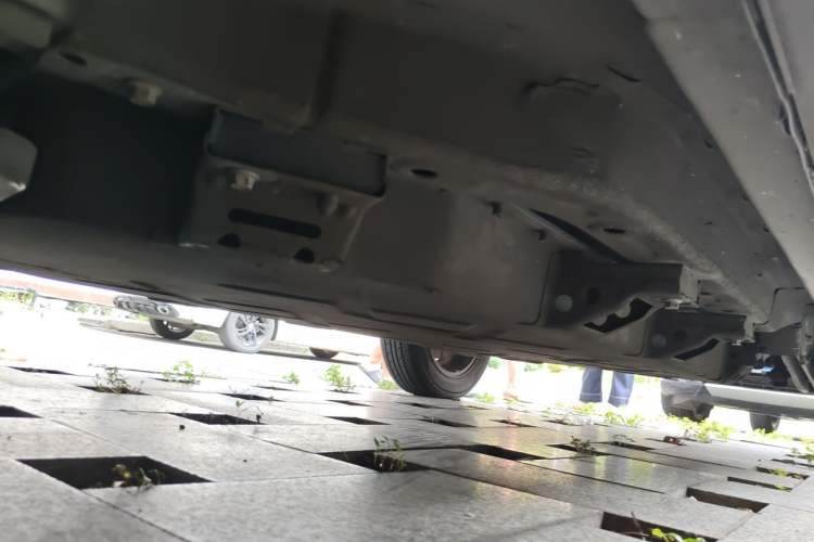 Used NETA V 2021 Standard Range Entertainment Version – Upgraded Model Chassis Front Left