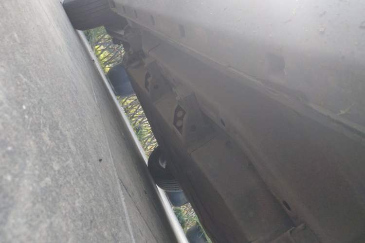 Used NETA V 2021 Long-Range Entertainment Edition Chassis Front Right
