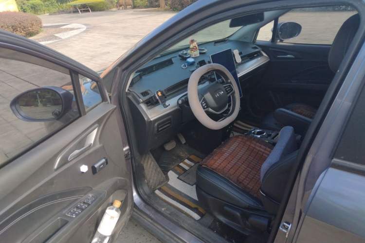 Used NETA V 2021 Long-Range Entertainment Edition Driver Seat
