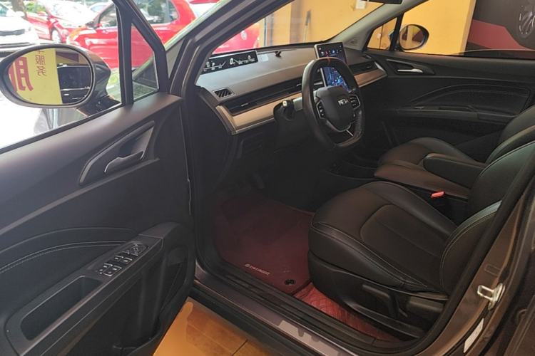 Used NETA V 2021 Long-Range Entertainment Edition Upgrade Model Driver Seat
