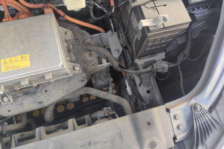 Used NETA V 2021 Long-Range Entertainment Edition Upgrade Model Engine Bay Left