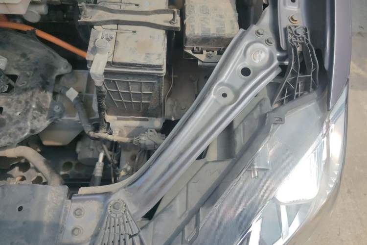 Used NETA V 2021 Standard Range Entertainment Edition Engine Bay Left