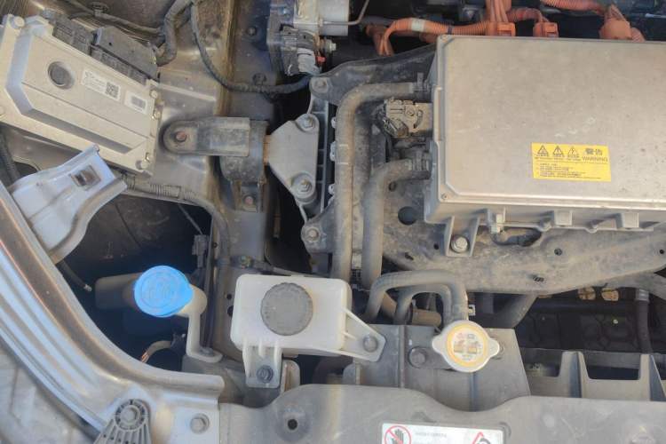 Used NETA V 2021 Long-Range Entertainment Edition Upgrade Model Engine Bay Right