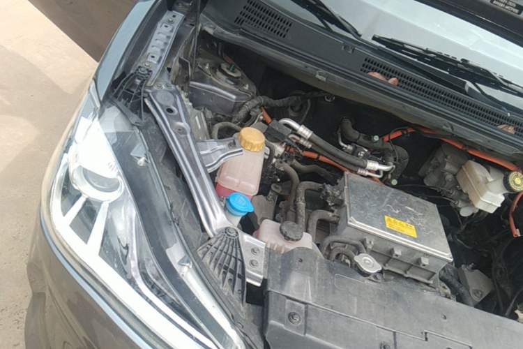 Used NETA V 2021 Long-Range Entertainment Edition Upgrade Model Engine Bay Right