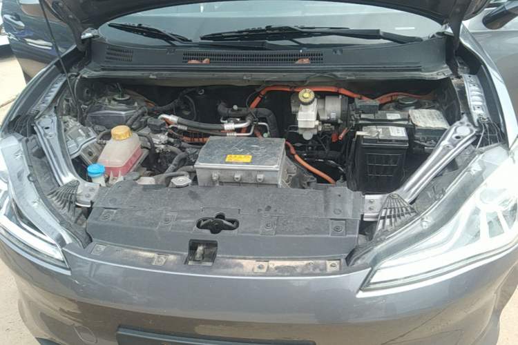 Used NETA V 2021 Long-Range Entertainment Edition Upgrade Model Engine Bay