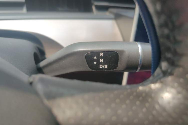 Used NETA V 2021 Standard Range Entertainment Edition Gear Lever