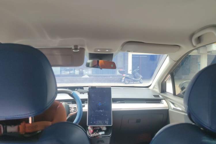 Used NETA V 2021 Standard Range Entertainment Edition Headliner