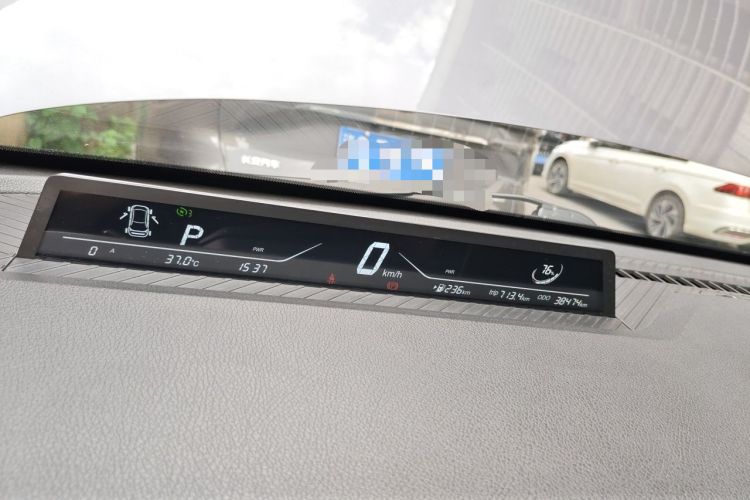 Used NETA V 2021 Standard Range Entertainment Version – Upgraded Model Instrument Cluster