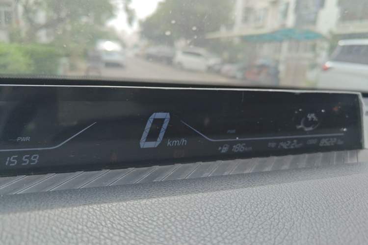 Used NETA V 2021 Long-Range Entertainment Edition Instrument Cluster