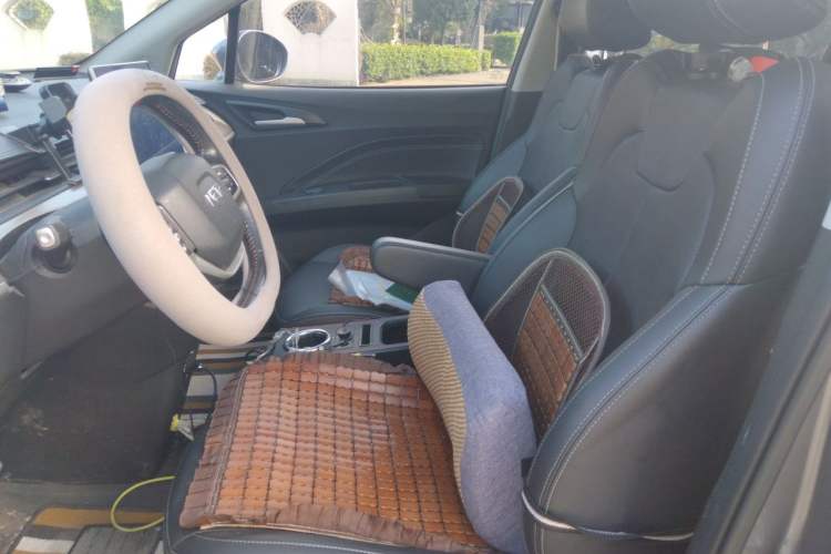 Used NETA V 2021 Long-Range Entertainment Edition Left Front Seat