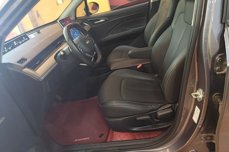 Used NETA V 2021 Long-Range Entertainment Edition Upgrade Model Left Front Seat