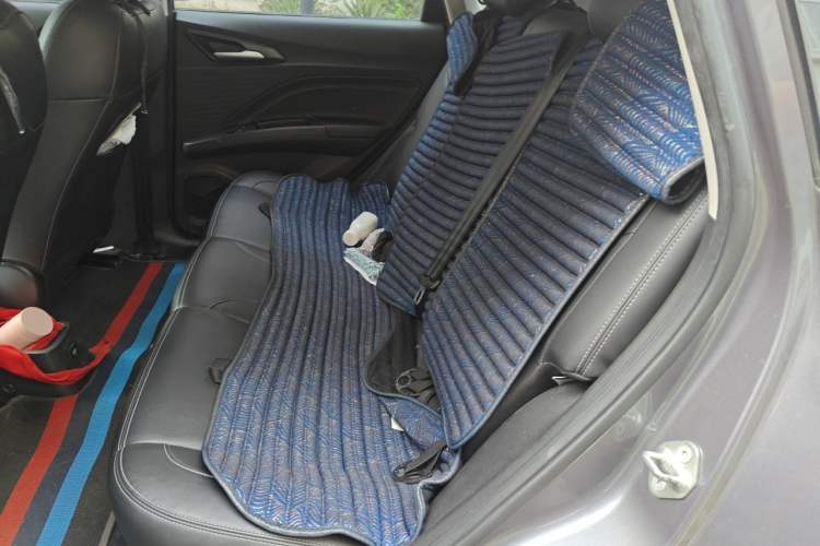 Used NETA V 2021 Long-Range Entertainment Edition Left Rear Seat