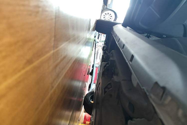 Used NETA V 2021 Long-Range Entertainment Edition Upgrade Model Left Side Sill
