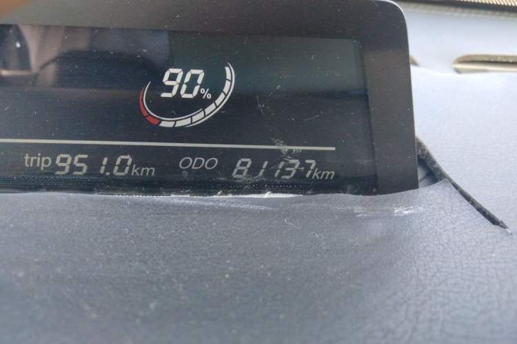 Used NETA V 2021 Long-Range Entertainment Edition Odometer Close Up