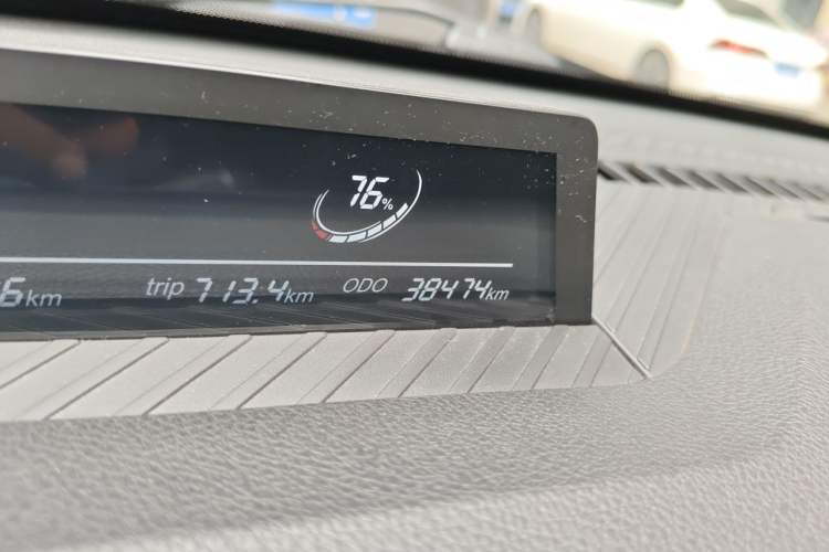 Used NETA V 2021 Standard Range Entertainment Version – Upgraded Model Odometer Close Up