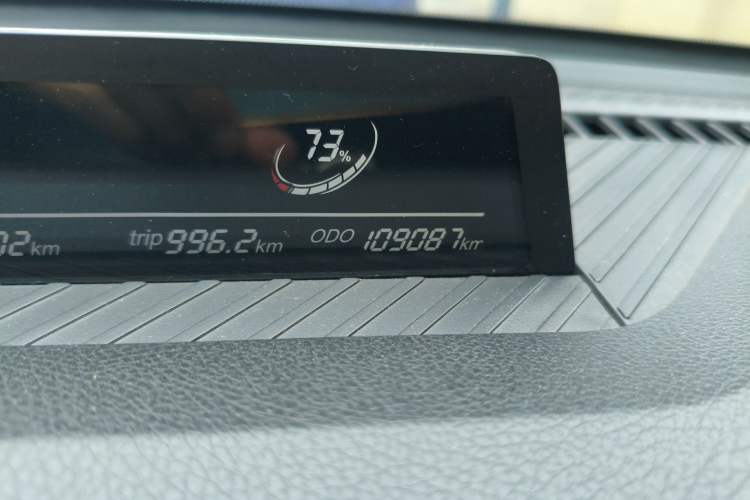 Used NETA V 2021 Long-Range Entertainment Edition Upgrade Model Odometer Close Up