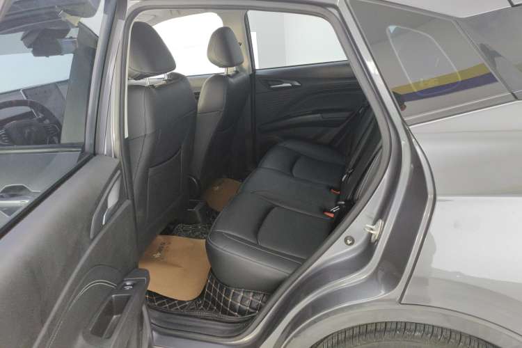 Used NETA V 2021 Long-Range Entertainment Edition Upgrade Model Right Rear Seat