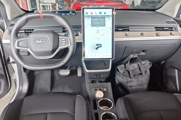 Used NETA V 2021 Standard Range Entertainment Version – Upgraded Model Center Console