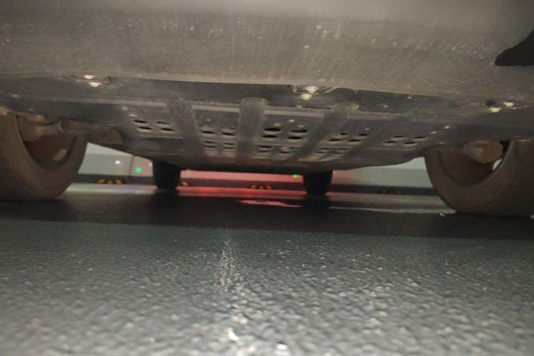 Used NETA V 2021 Standard Range Entertainment Version – Upgraded Model Chassis Front