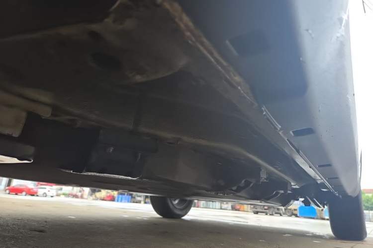 Used NETA V 2021 Long-Range Entertainment Edition Chassis Front Left