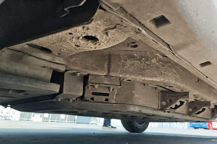 Used NETA V 2021 Standard Range Entertainment Version – Upgraded Model Chassis Front Left