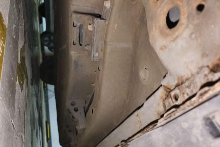Used NETA V 2021 Standard Range Entertainment Version – Upgraded Model Chassis Front Left