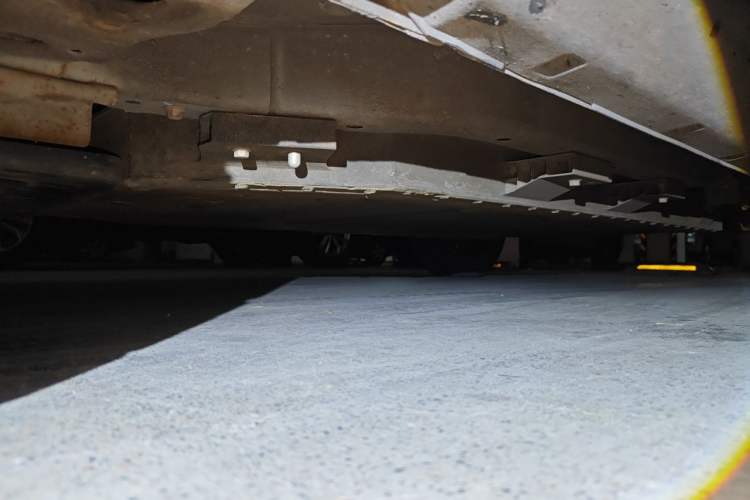 Used NETA V 2021 Standard Range Entertainment Version – Upgraded Model Chassis Front Left