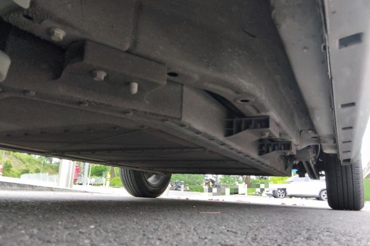 Used NETA V 2021 Standard Range Entertainment Version – Upgraded Model Chassis Front Left