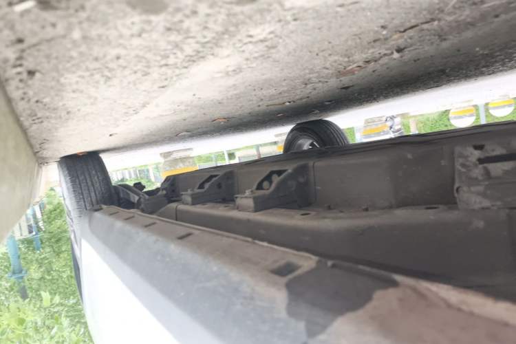Used NETA V 2021 Standard Range Version Chassis Front Left