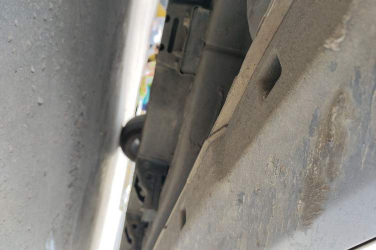 Used NETA V 2021 Long-Range Entertainment Edition Upgrade Model Chassis Front Left