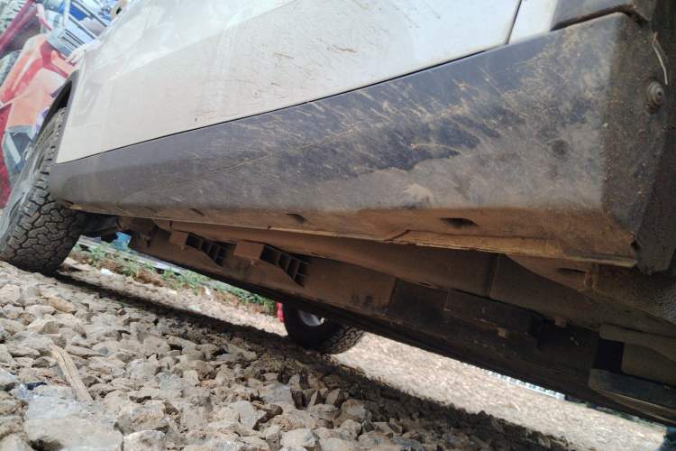 Used NETA V 2021 Standard Range Entertainment Edition Chassis Front Right