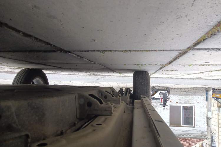 Used NETA V 2021 Long-Range Entertainment Edition Chassis Front Right