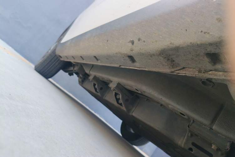 Used NETA V 2021 Long-Range Entertainment Edition Upgrade Model Chassis Front Right