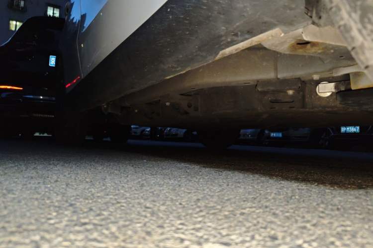 Used NETA V 2021 Long-Range Entertainment Edition Upgrade Model Chassis Front Right