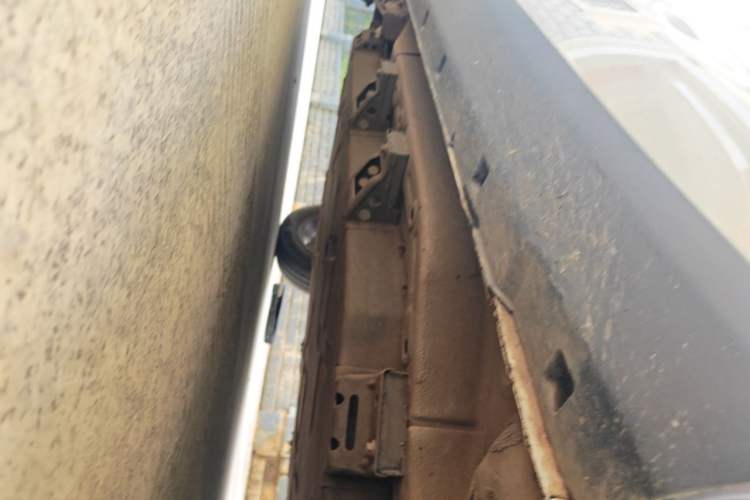 Used NETA V 2021 Long-Range Entertainment Edition Upgrade Model Chassis Front Right