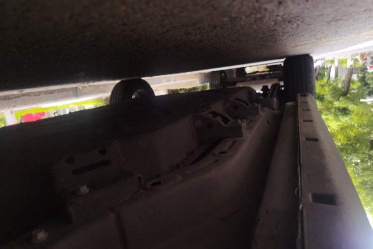 Used NETA V 2021 Long-Range Entertainment Edition Chassis Front Right