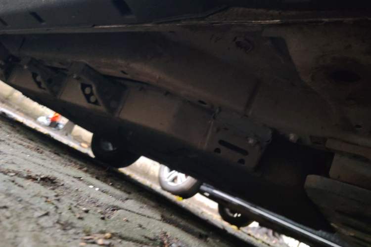 Used NETA V 2021 Long-Range Entertainment Edition Upgrade Model Chassis Front Right